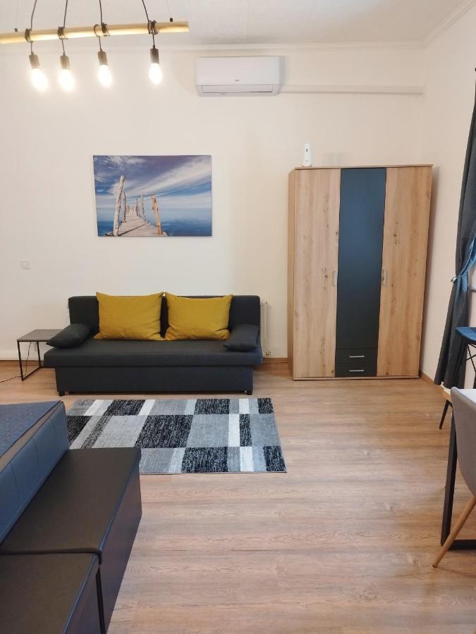 Holling Apartman Fertoboz ภายนอก รูปภาพ
