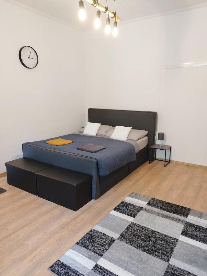 Holling Apartman Fertoboz ภายนอก รูปภาพ