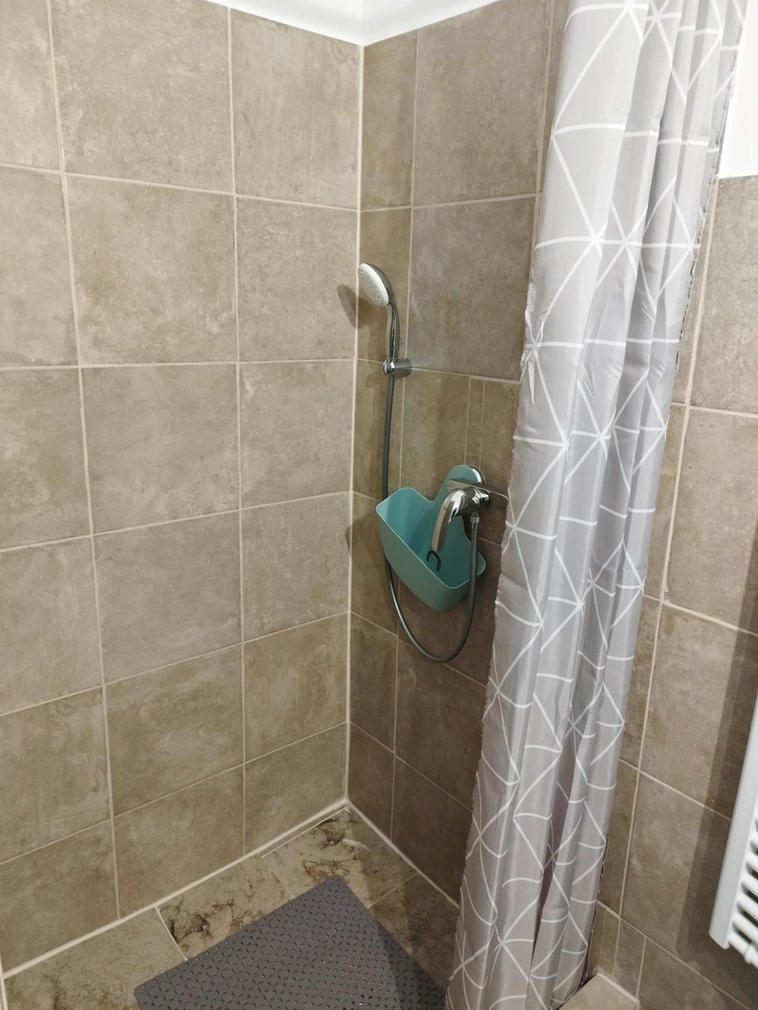 Holling Apartman Fertoboz ภายนอก รูปภาพ